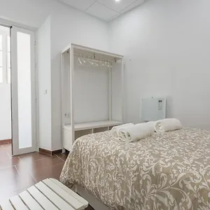 gran-apartamento-de-ensuenocalidades-5-hab-2banos.hotelsincadiz.net/